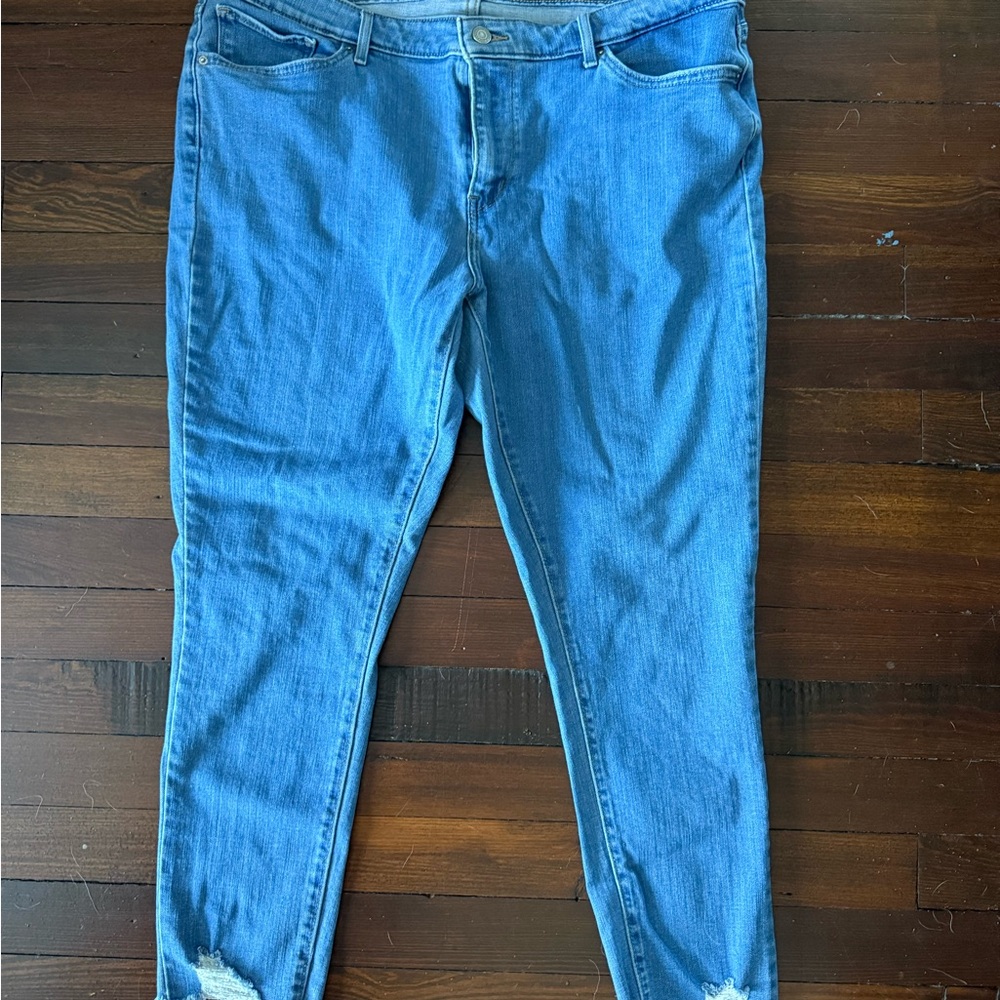Levi's Women's Cropped Blue Jeans